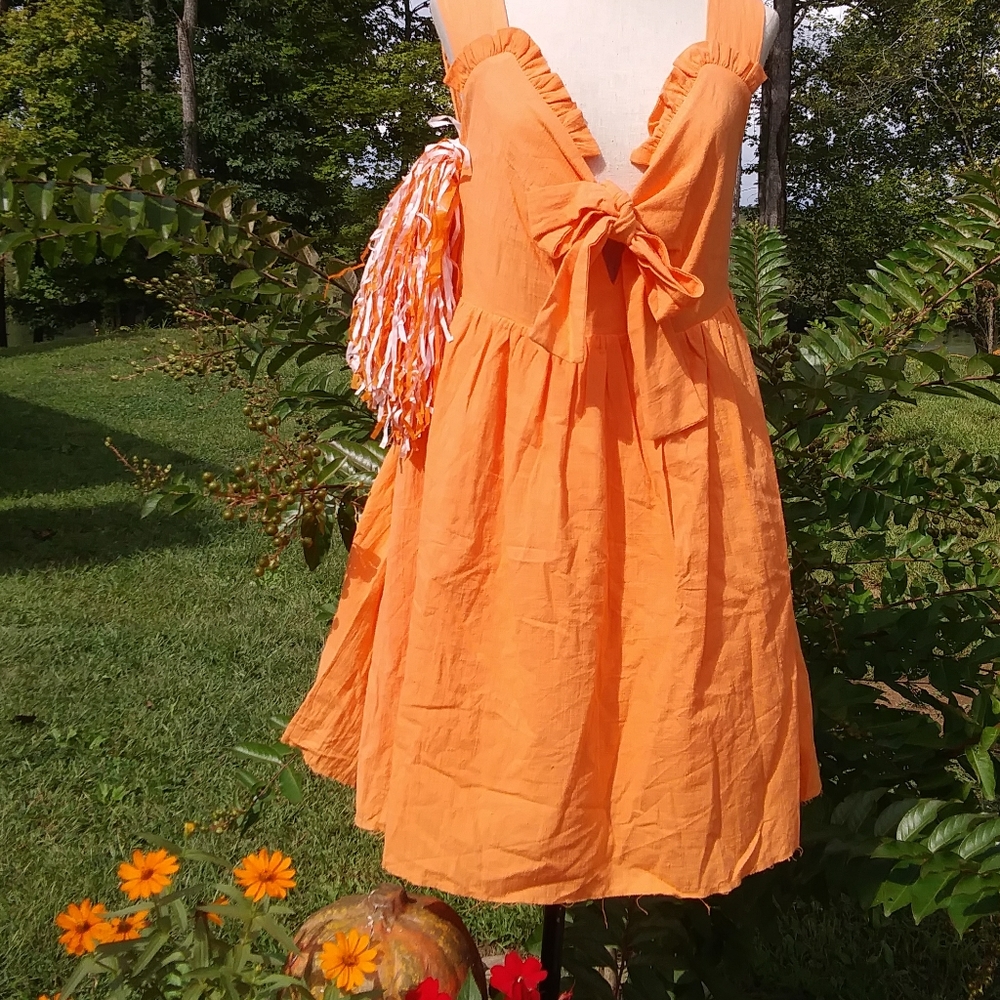 NWT LISTCLE ORANGE DRESS WITH FRONT TIE. *GAMEDAY*